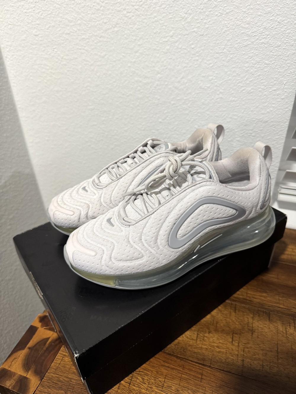 Nike Size 6.5 Womens Air Max 720 Vast Wolf Grey White Running Shoes AR9293 016